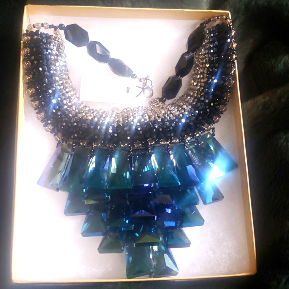 Exquisite Necklace - Picture 2 of 7